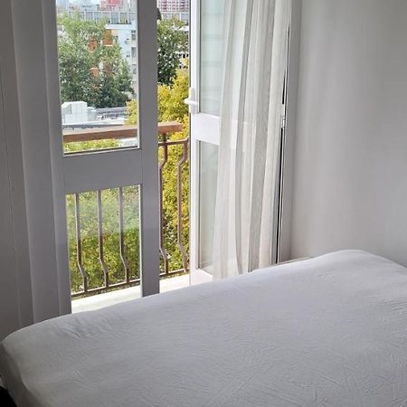 Comfy Room Near Metro & Airport Лиссабон Экстерьер фото